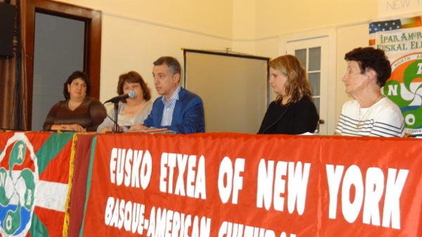 Clausura de la reunión de NABO el pasado 12 de octubre en Eusko Etxea de Nueva York, con el lehendakari Urkullu como invitado (foto EuskalKultura.com)